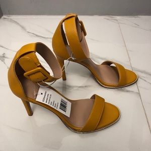 Bcbgeneration high heels  8
NWT/NEW
BCBGeneration